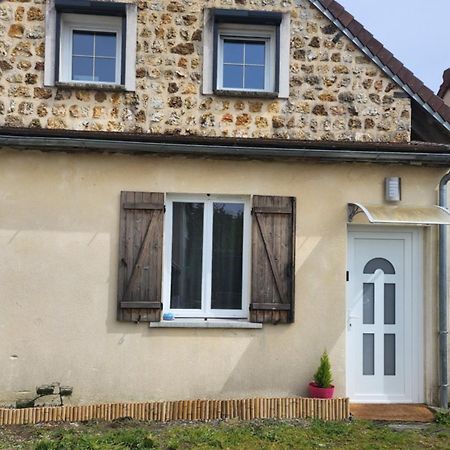 Joli Studio En Centre Ville Faremoutiers Exterior photo