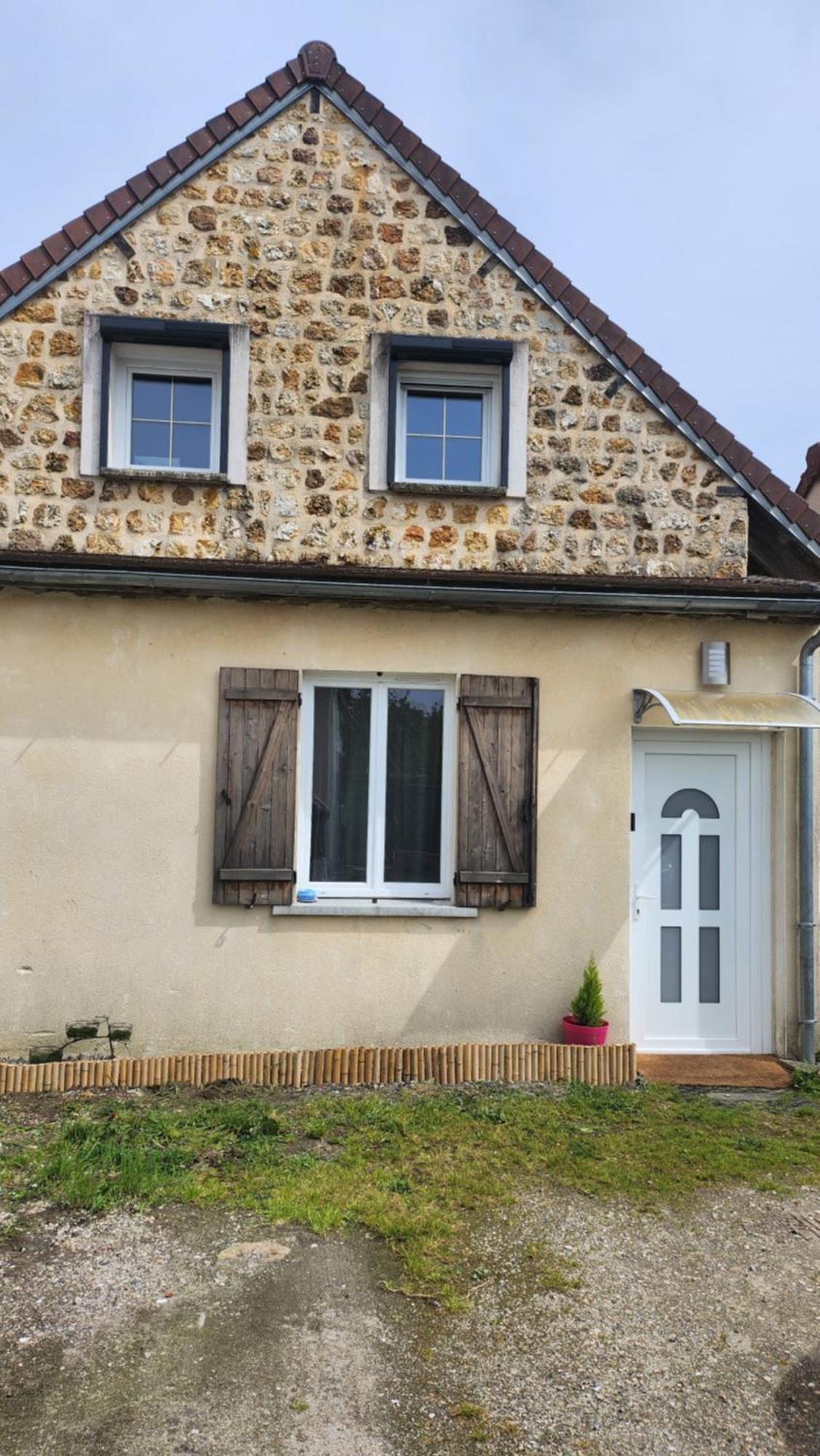 Joli Studio En Centre Ville Faremoutiers Exterior photo